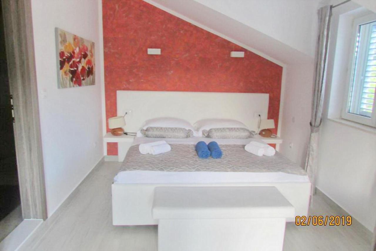 Couette-café Mirosa 4*